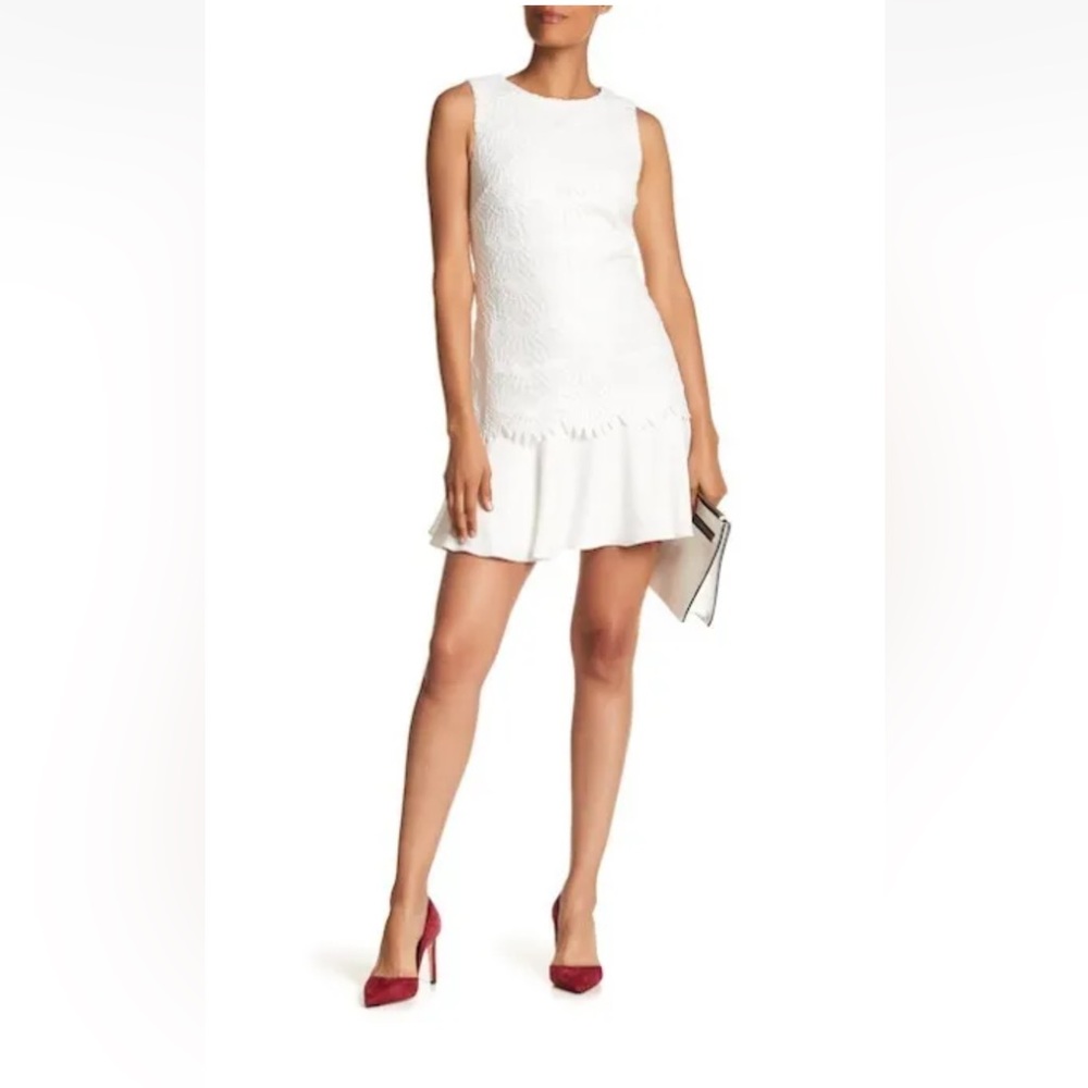 Tahari Cocktail Prom Dress Womens Size
12 White Crochet Overlay MSRP $158